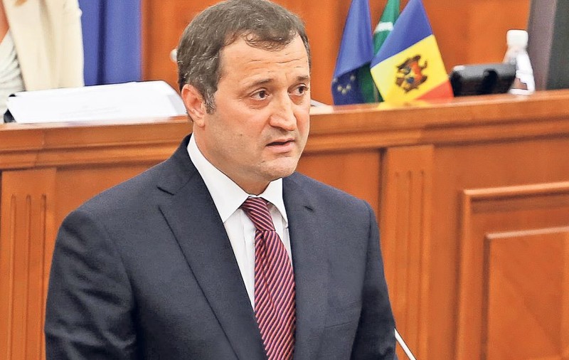 Războiul oligarhilor! Un politician pro-european vs unul pro-rus, amândoi afacerişti de succes, aceasta este agenda zilei într-o Moldovă măcinată de criză