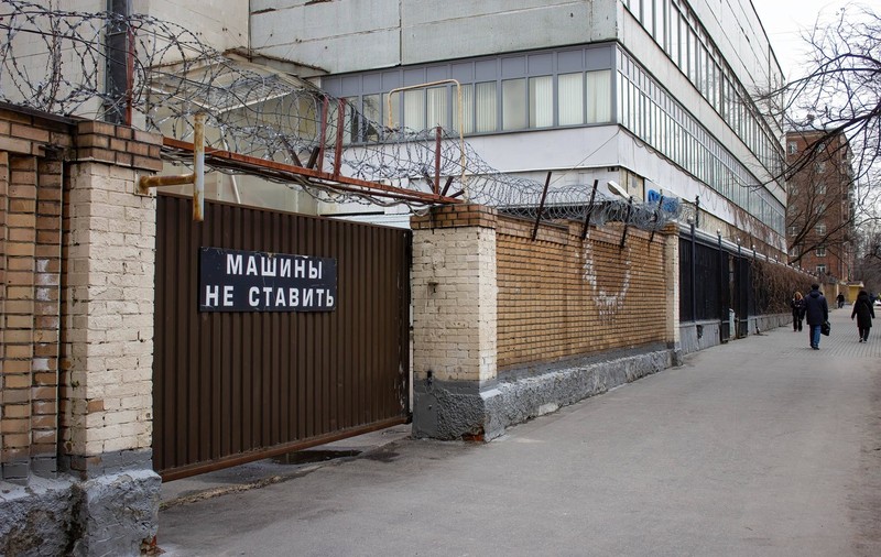 Doi jurnaliști ruși, condamnați la închisoare pentru răspândirea de „informații false” despre armată