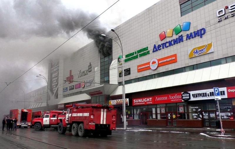 Un paznic a oprit alarmele de incendiu din mall din orașul siberian Kemerovo
