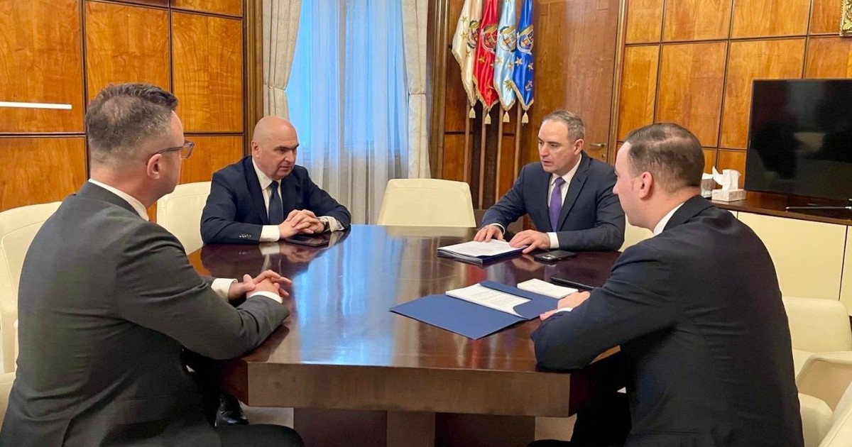 Imagine de la discuțiile de la Guvern dintre Ilie Bolojan, Alexandru Nazare și Bogdan Ivan. Foto: Facebook