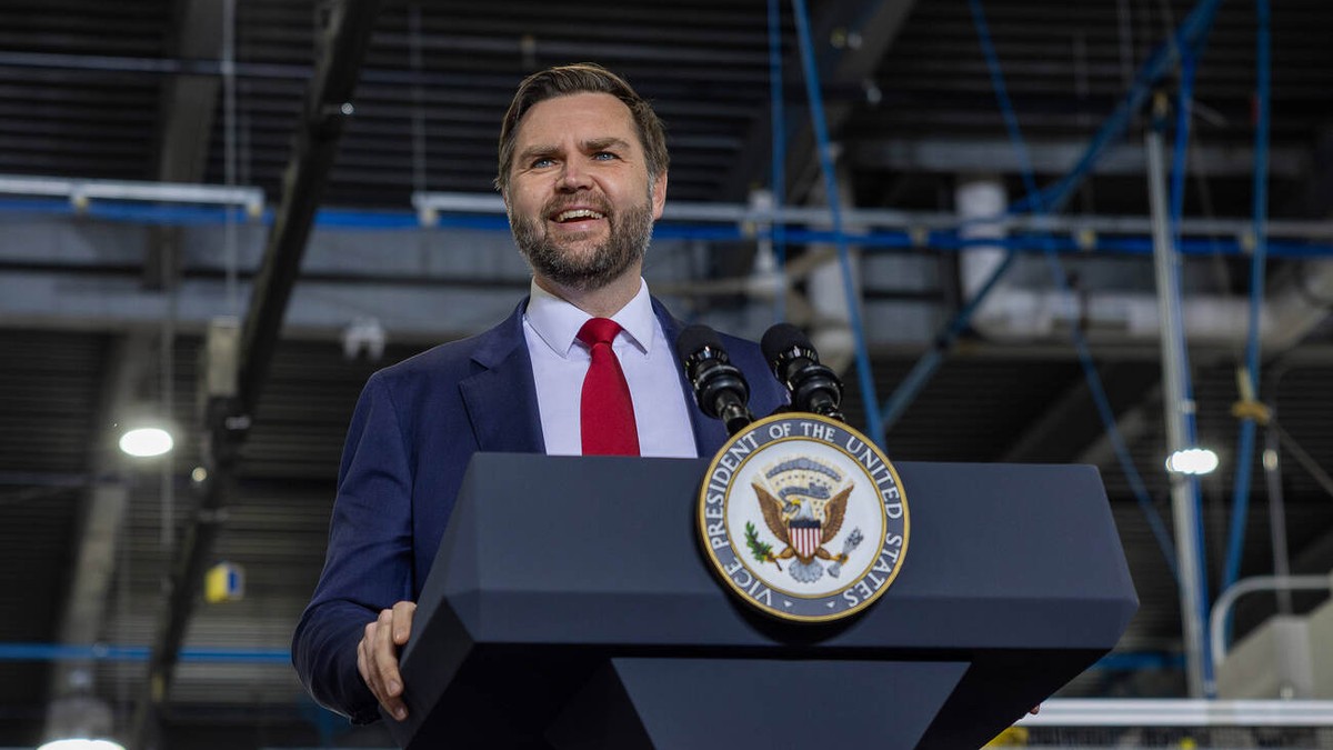 JD Vance a declarat că „nu există nicio șansă” ca un eventual atac asupra Iranului să ducă la un război prelungit. Foto: Imago Images