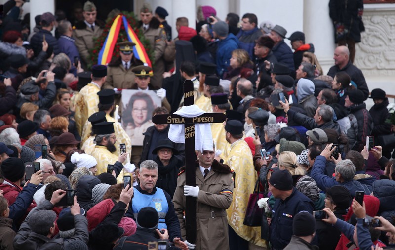 FOTO&VIDEO/ Adio, Stela Popescu! Marea actriță a fost înmormântată cu onoruri militare