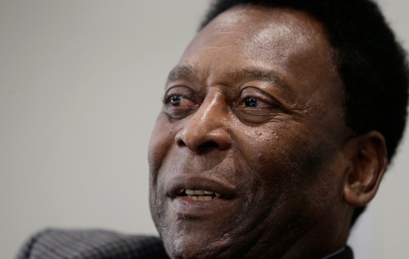 Pele a fost operat la un spital din Sao Paulo pentru extirparea unui calcul renal. A fost externat