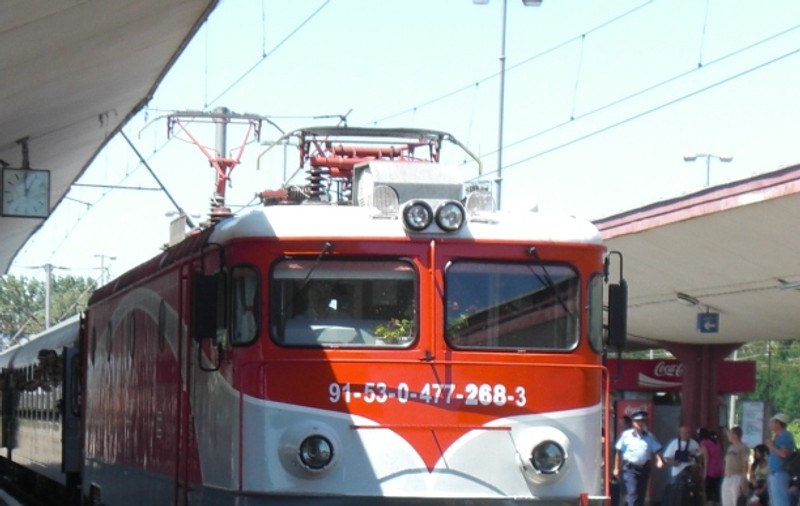 A ajuns în stare gravă la spital după ce a fost călcat de tren