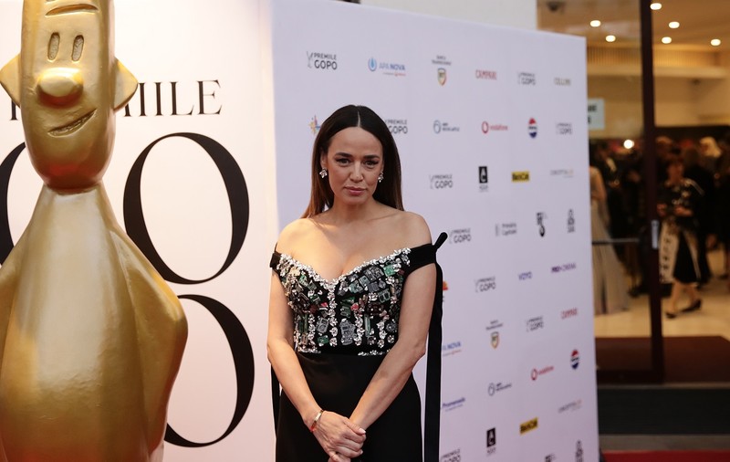 Corsetul purtat de Andreea Raicu la Premiile Gopo 2024 a fost realizat din piesele unui calculator: „Deșeurile sunt resurse, nu gunoi”