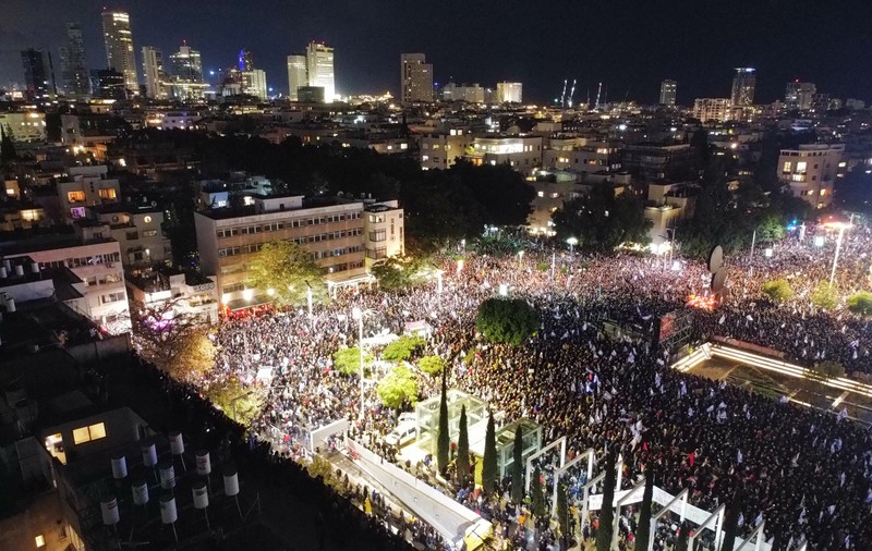 Protest uriaș în Israel față de premierul Netanyahu. Zeci de mii de persoane au ieșit pe străzi în Tel Aviv, Ierusalim și Haifa