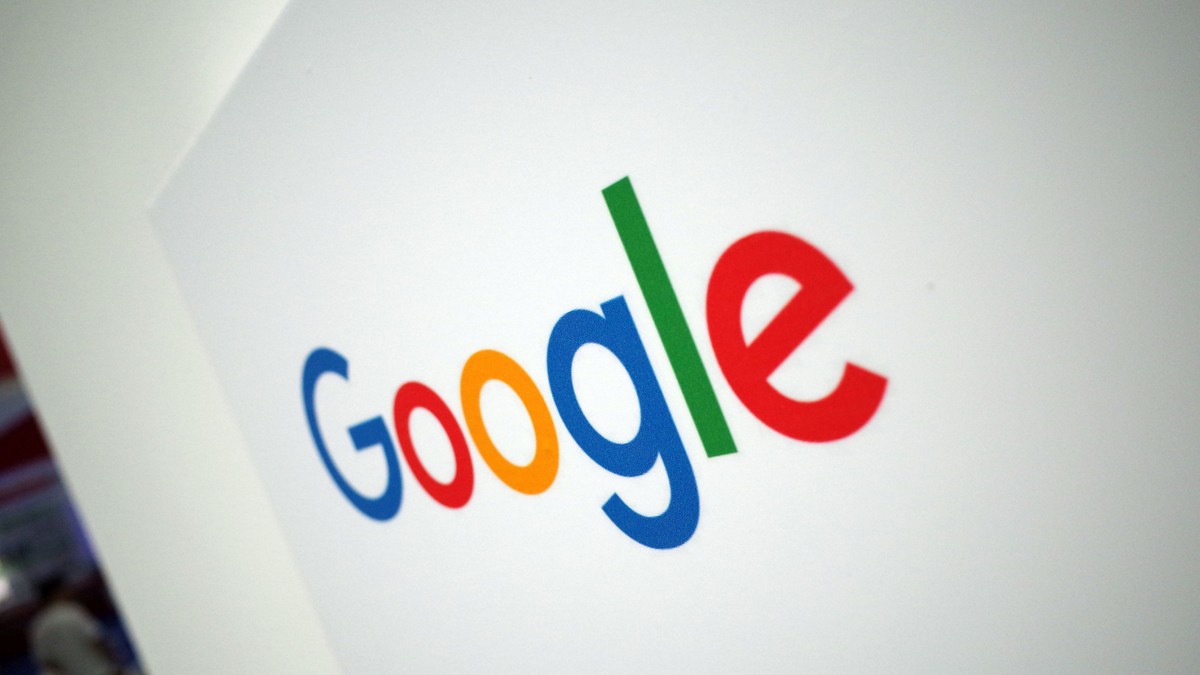 Decizia Google, dupa dispariţia jurnalistului saudit în Turcia. Logo-ul Google pe un perete alb