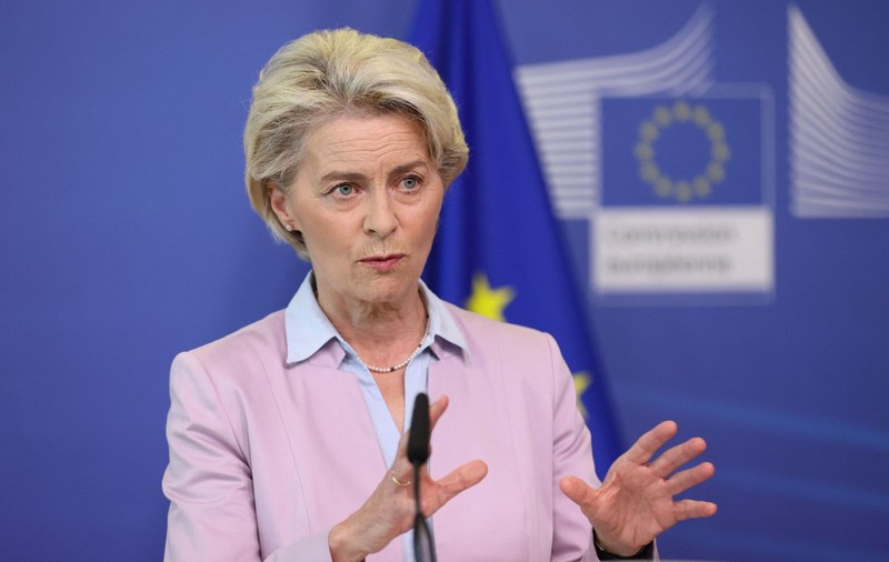 Comisia Europeană vrea ca ţările membre să-și diminueze consumul lunar de electricitate cu 10%, din care 5% în orele de vârf