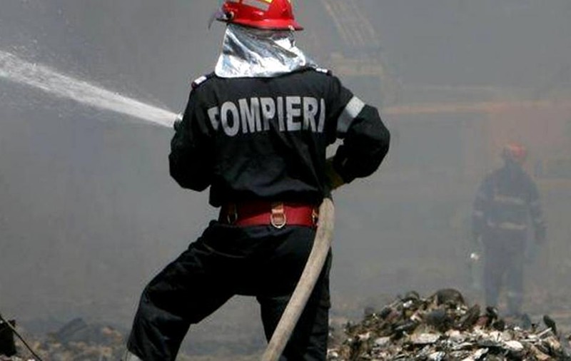 Cum îl punea un bărbat din Buzău pe iubitul său să-și dovedească afecțiunea față de el. Tânărul incendia gospodăriile oamenilor și apoi priveau amândoi focul