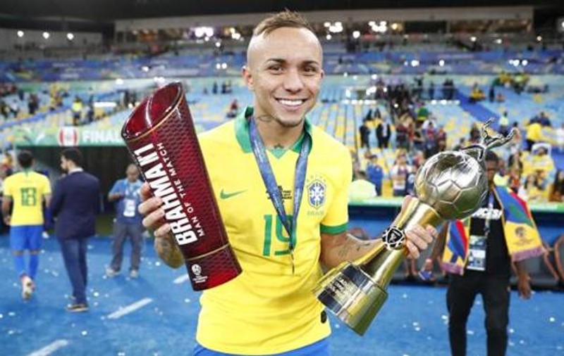 Cine este Everton, noua senzație din naționala Braziliei. La Gremio l-au poreclit Cebolinha, personaj de desene animate