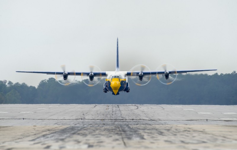 Incident aviatic grav! Un pilot a zburat cu 50 de kilometri mai mult decât trebuia, după ce a adormit în cabină