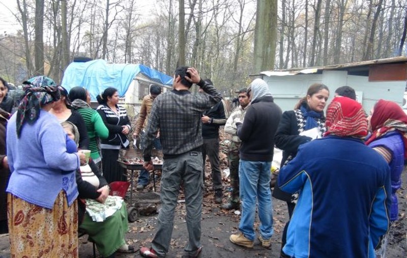 CEDO a condamnat Franța pentru evacuarea unui grup de romi de origine română. Ce despăgubiri primesc