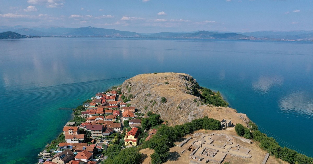 Imagine panoramică din Pogradec, in Albania, 9 august 2025.
