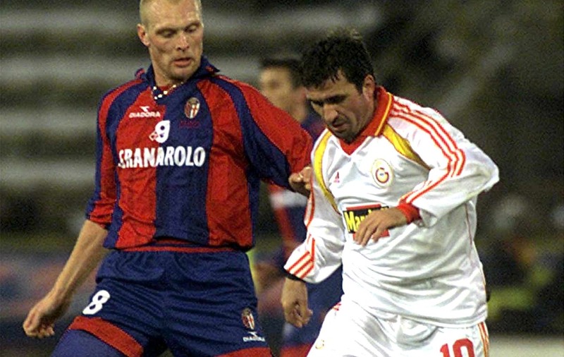 Un fost mare fotbalist a murit la 46 de ani. A fost coleg cu doi români