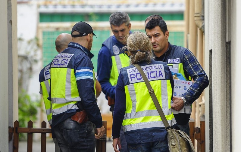 O fetiță de 2 ani a murit după ce tatăl său a uitat-o două ore în mașină, pe caniculă, în Spania