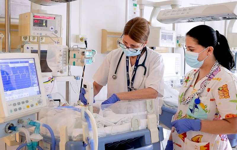 SANADOR aniversează 25 de ani de excelență medicală în România