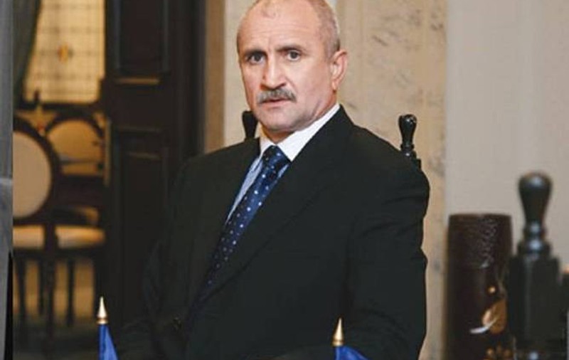 Trupul lui Şerban Ionescu a fost depus la Biserica Batiştei. Traian Basescu a trimis o coroană cu flori
