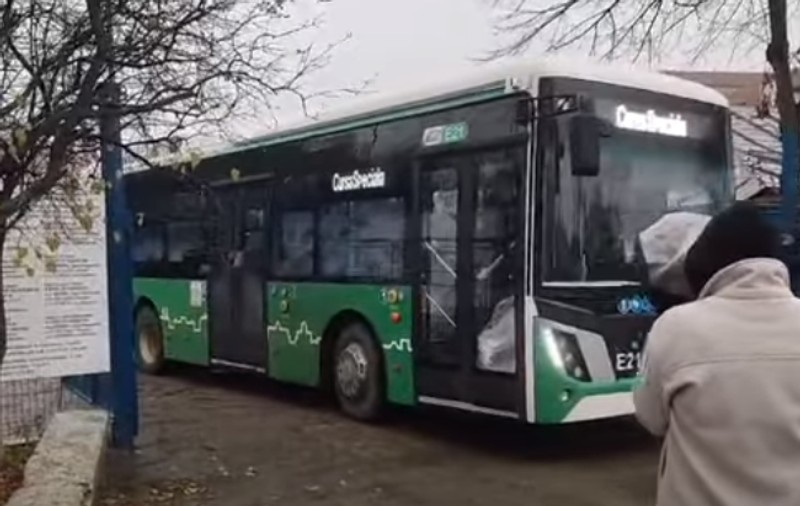 Sacii cu voturi, căraţi la renumărare cu autobuzele şi cărucioarele de cumpărături. La Ploiești, 8 saci au fost găsiți desigilați