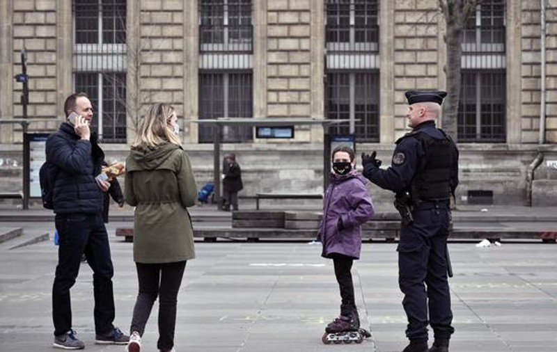 Cum arată certificatul de deplasare cu care francezii pot ieşi din casă. Documentul trebuie prezentat patrulelor de poliţie