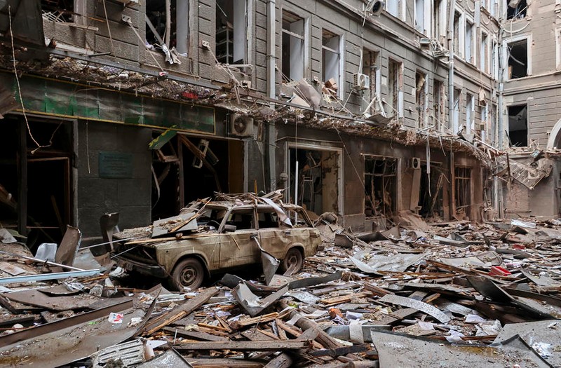 Urmările bombardamentelor din Harkov. Centrul orașului a fost complet distrus | Foto: EPA