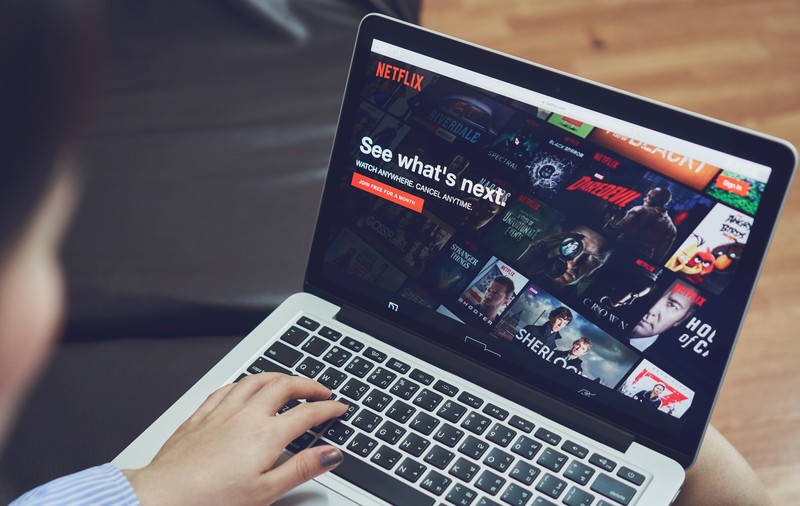 Cum poate Netflix să-ți ghicească orientarea sexuală înainte ca tu să fii sigur de ea?