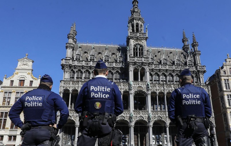 Belgia interzice călătoriile neesenţiale în afara ţării. Când intră măsura în vigoare și cât durează