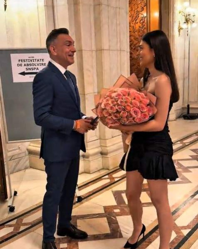 Imagini inedite cu Ilie Dumitrescu și fiica lui, Mayra, în ziua absolvirii facultății. „Am trăit niște momente de nedescris”