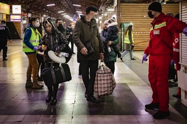 Refugiați ucrainieni sosiți în Gara de Nord. Foto: Eli Driu