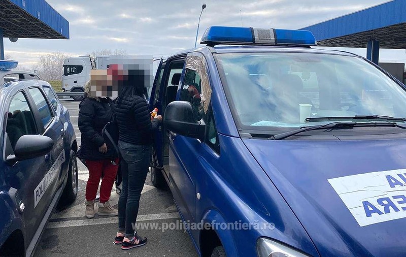 Încă un șofer care venea din Germania a intrat în țară pe la ieșire, cu microbuzul, la Vama Nădlac, ca să scape de carantină