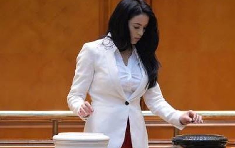 Deputatul Corina Bogaciu a trecut la Pro România. Atac la PSD: "Guvernul condamnă Bucureştiul şi întreaga zonă metropolitană la subdezvoltare"