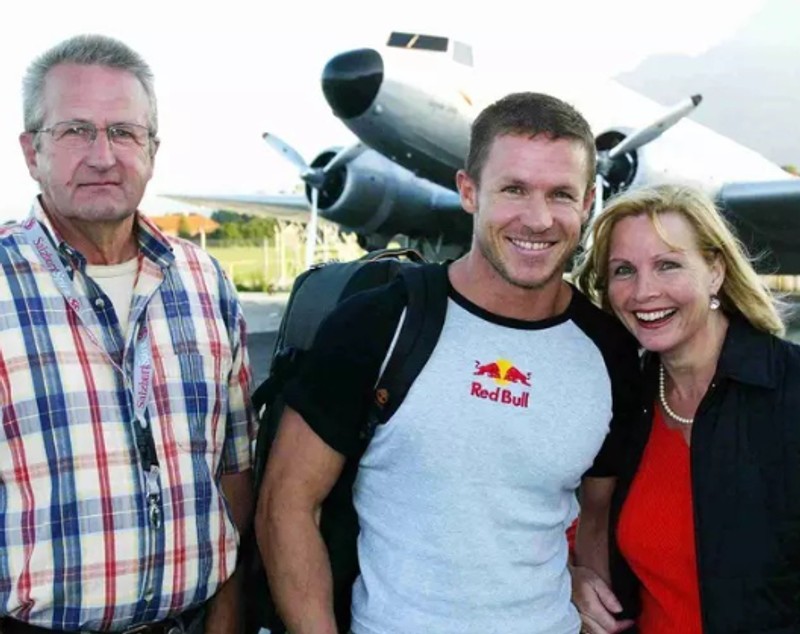 Imagini rare cu părinții lui Felix Baumgartner. Ce relație avea Mihaela Rădulescu cu familia regretatului parașutist austriac