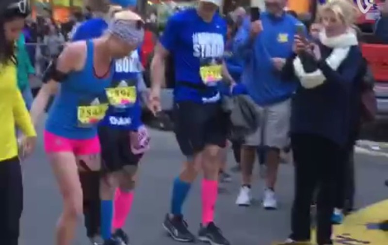 Emoționant! O tânără care și-a pierdut un picior în atentatele din Boston a terminat, trei ani mai târziu, maratonul. Barack Obama i-a transmis un mesaj |VIDEO