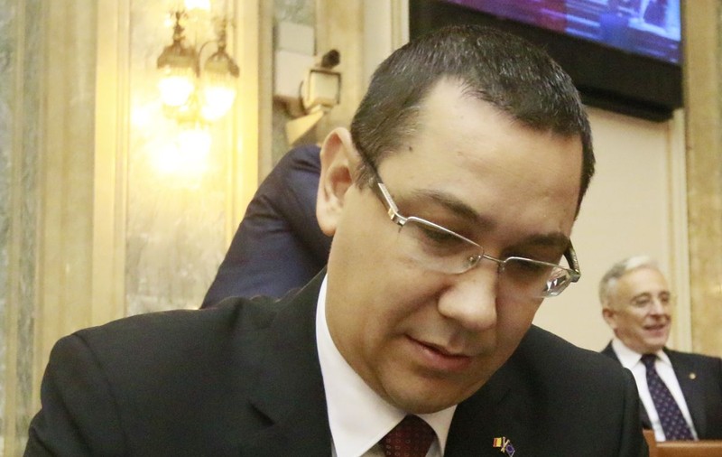 Ponta reacţionează: "Băsescu ar trebui să DEMISIONEZE pentru cazul Mircea Băsescu-Bercea Mondial"