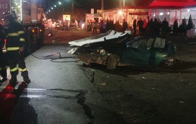Patru persoane, între care un copil de 5 ani, rănite grav, în urma unui accident în lanț produs în Buzău