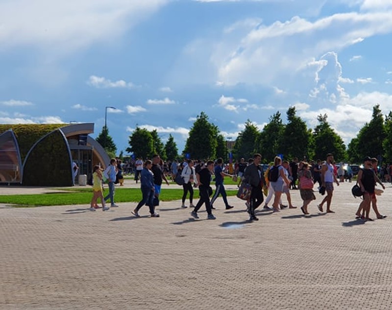Sute de persoane, evacuate de urgență din Complexul Therme. „S-a supraîncălzit un echipament”