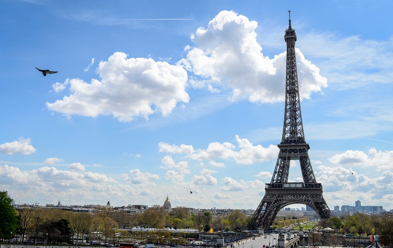Euro 2016. Turnul Eiffel ar putea fi iluminat în culorile naţionalei României
