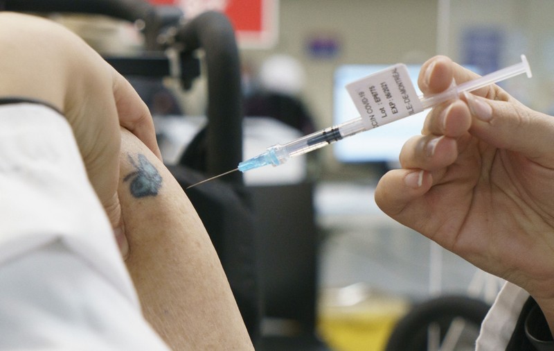 Efectul anunțului că va fi introdusă taxa pentru nevaccinați, în provincia canadiană Quebec: „Este încurajator!”