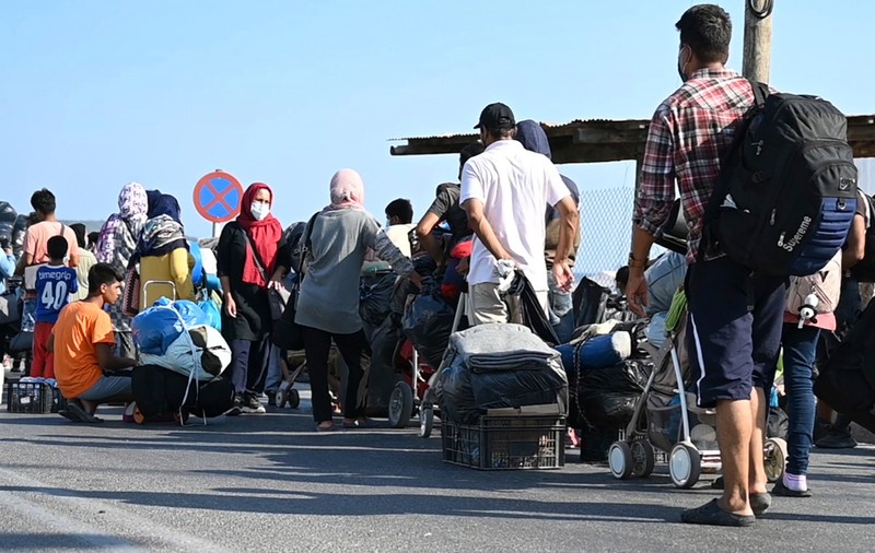 70 de migranți care voiau să treacă ilegal frontiera, prinși la Nădlac II