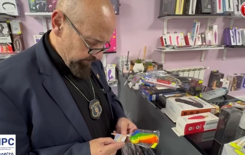 Cristian Popescu Piedone a intrat în control în sex-shop-uri: „Ne interesează stimulentele, lubrifianții. Așa groasă e apa!?” I VIDEO