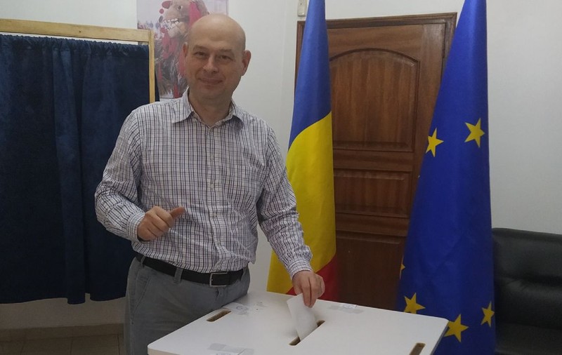 Un român din Burkina Faso a zburat aproape 2.000 de kilometri ca să voteze. Votul în sine a durat un minut
