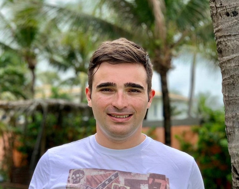 Răducu Mazăre, despre banii pe care îi primea de la tatăl său în timpul facultății: „Mi-a zis să vin cu fiecare cost pe care îl am”.  A studiat în Anglia, în limba portugheză