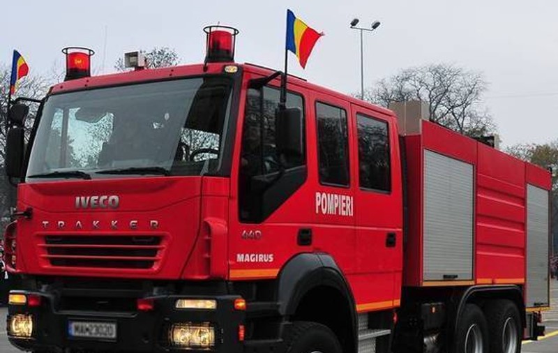 Trafic blocat la Răzoare! Conductă de gaze, spartă de muncitorii care lucrează la metrou