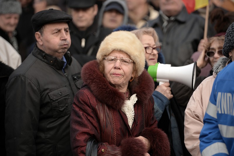 Asociaţiile de pensionari amenință cu proteste de stradă în septembrie, dacă nu cresc pensiile cu 40% FOTO: Hepta