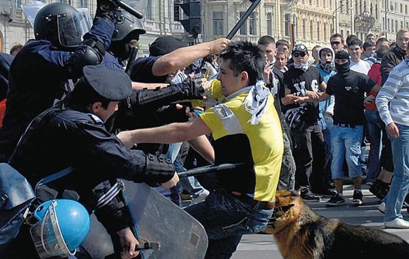 Bătaie pe banii lui Gigi!