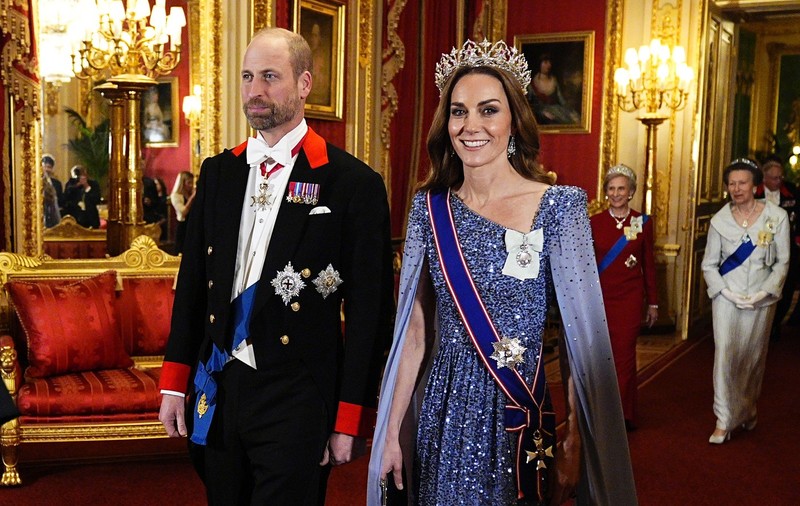 Kate Middleton a strălucit cu cea mai mare tiară purtată vreodată. Câte diamante are bijuteria aleasă pentru banchetul în cinstea președintelui Germaniei