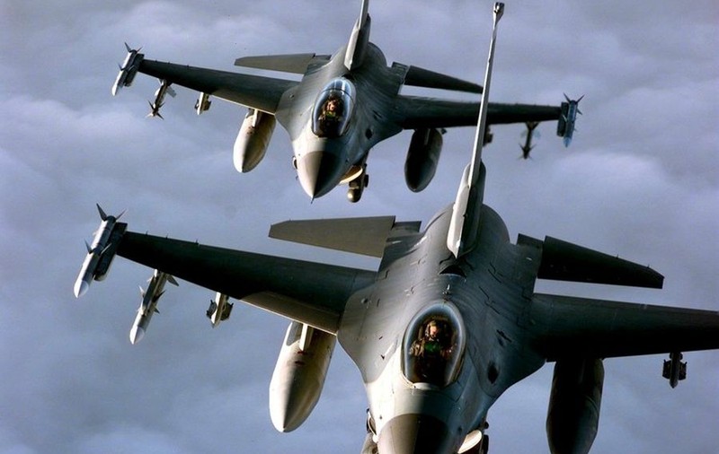 AVIOANE NATO vor efectua ZBORURI DE RECUNOAŞTERE deasupra ROMÂNIEI, pentru A SUPRAVEGHEA CRIZA DIN UCRAINA
