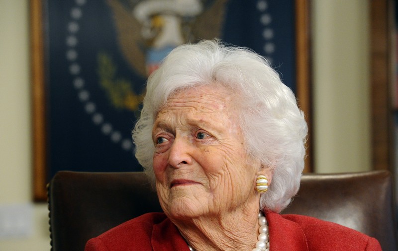 Fosta primă doamnă a SUA Barbara Bush a refuzat trantamentul care îi putea salva viața