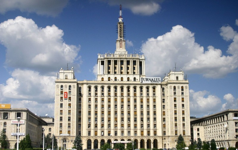 Bărbat găsit mort în Casa Presei din București. Surse: era angajat RA-APPS