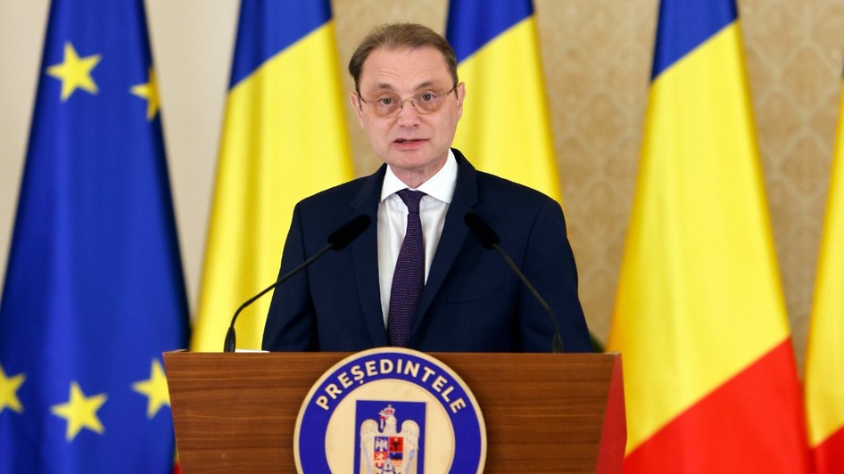Prim-ministrul desemnat, Luca Niculescu, începe joi, 8 octombrie, o serie de consultări cu partidele parlamentare pentru formarea noului Guvern și stabilirea programului de guvernare