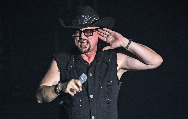 Geoff Tate, fostul solist al trupei Queensrÿche: „Trăiesc muzica emoțional. Am încredere în mine, în inima mea și-n oamenii cu care lucrez” | Interviu
